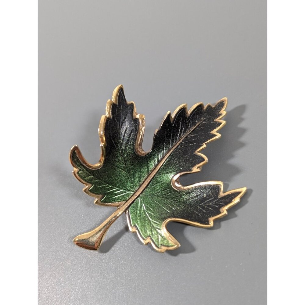 Vintage Green Enamel Ombre Maple Leaf Brooch Pin Curved 3D Fall Autumn